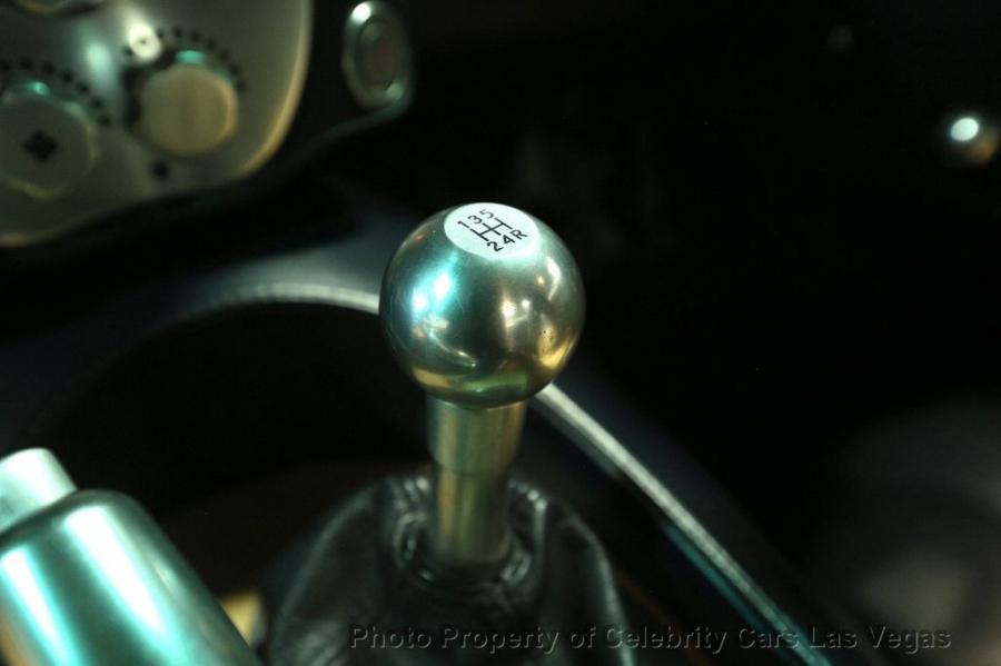 Детали интерьера TVR Tuscan S 2004 года  (фото 59 из 70)